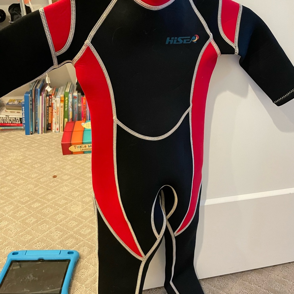 Kids wet suit
